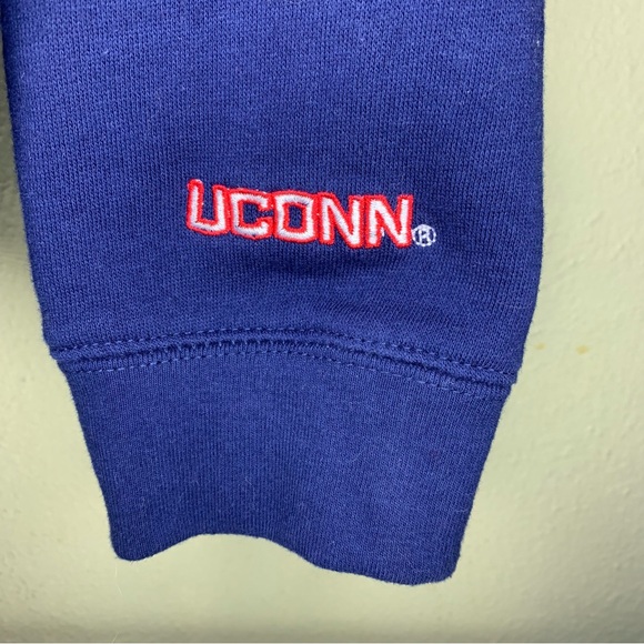 UCONN hoodie - Picture 3 of 6